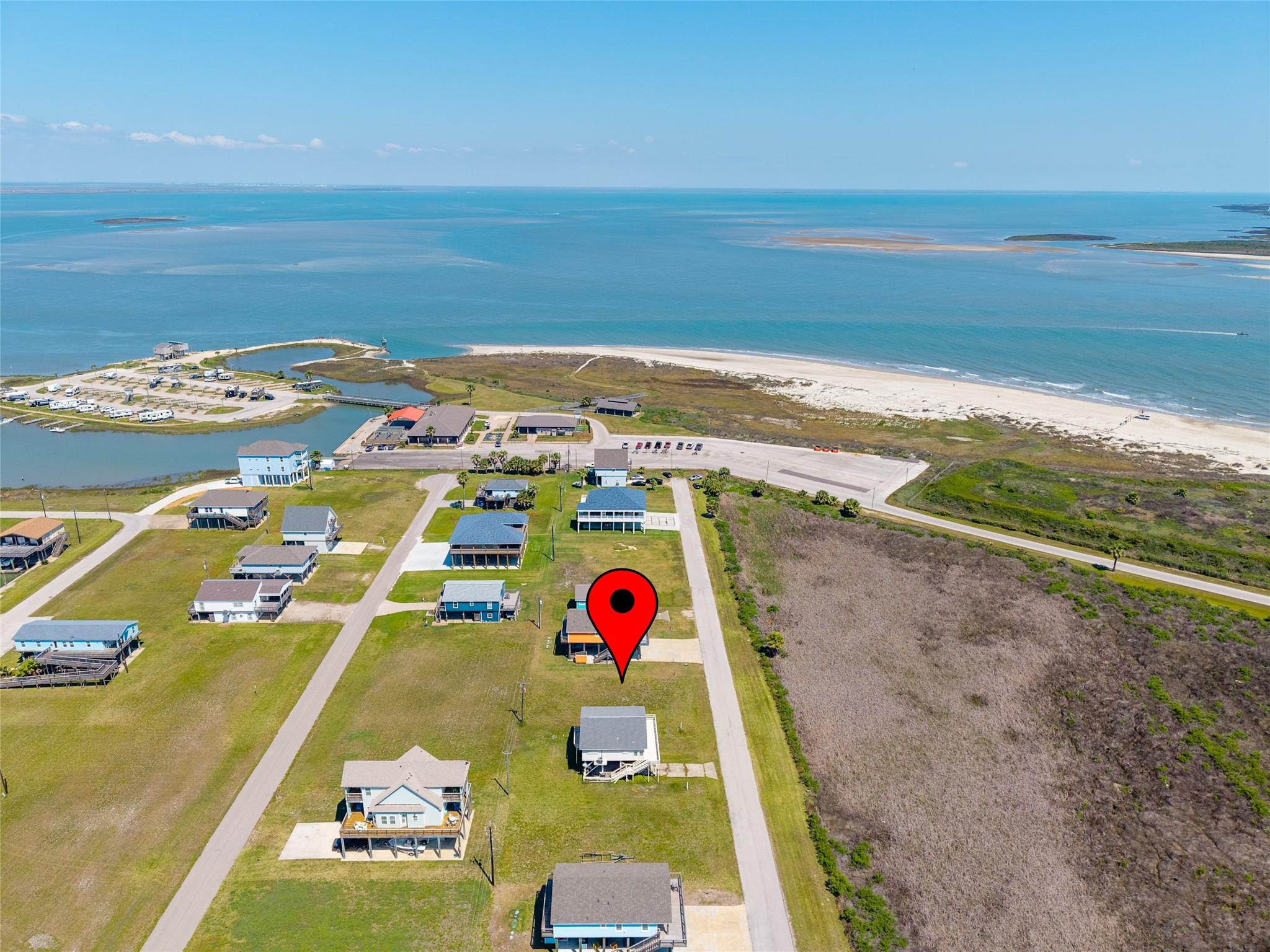 Image 4: With semi-private beach access, golf cart-friendly
