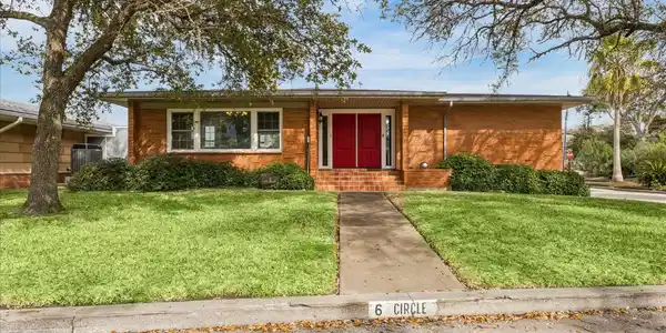 6 Cedar Lawn Circle