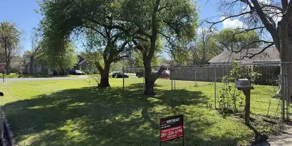 204 8th Avenue N