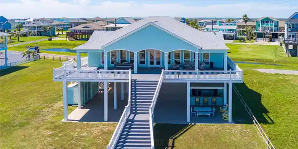 3244 Gulf Castle Drive