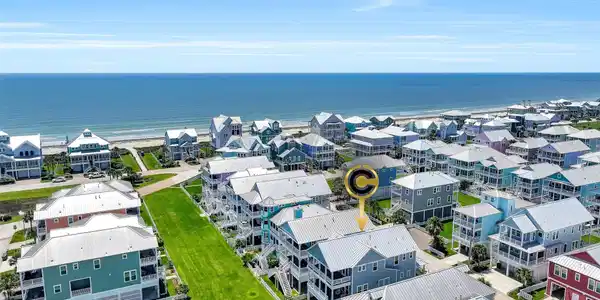 Image 2: From above, you can truly appreciate this home&rsquo;s p