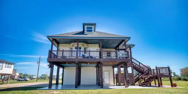 203 Francis Cove