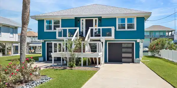 21915 Guadalupe Drive