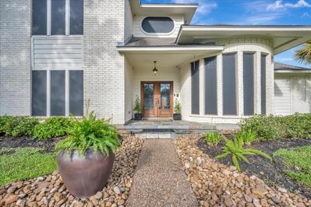 1627 Lake Bluff Drive