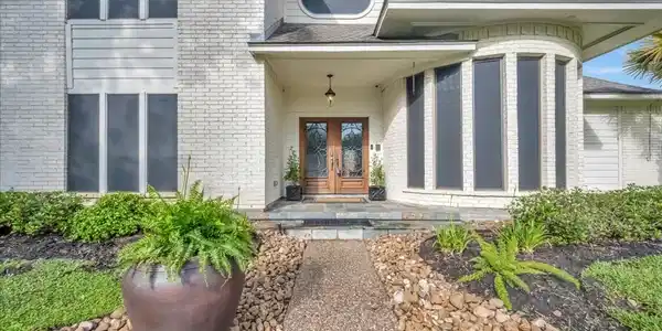 1627 Lake Bluff Drive