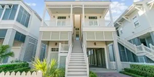 2614 E Seaside Drive