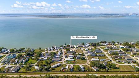 2815 Bay Oaks Harbor Drive