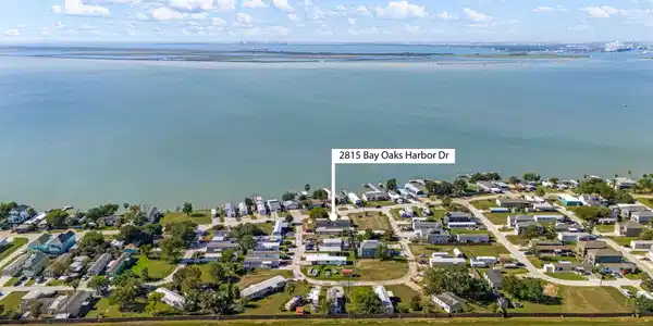 2815 Bay Oaks Harbor Drive