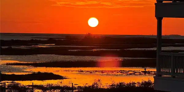 Image 2: Beautiful views of the sunset from the top 2 balco