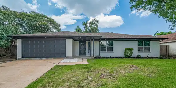 3407 Coachlight Lane