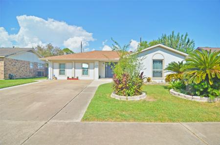 1716 Dolphin Drive