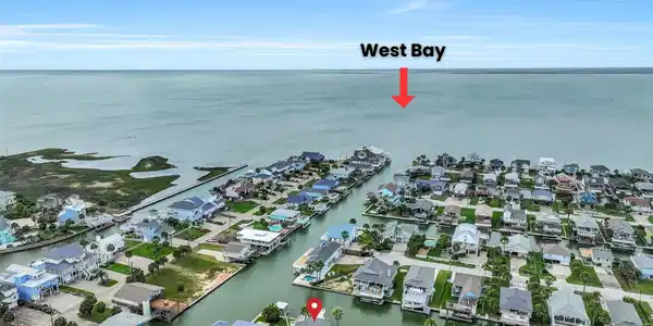 Image 3: Easy access to the bay!