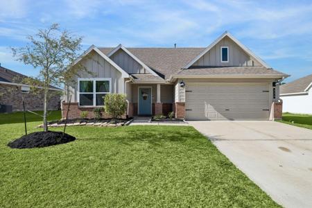 334 Lakeway Circle