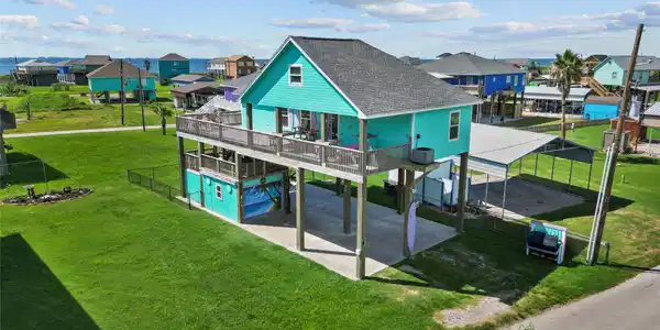 1790 Catfish Lane