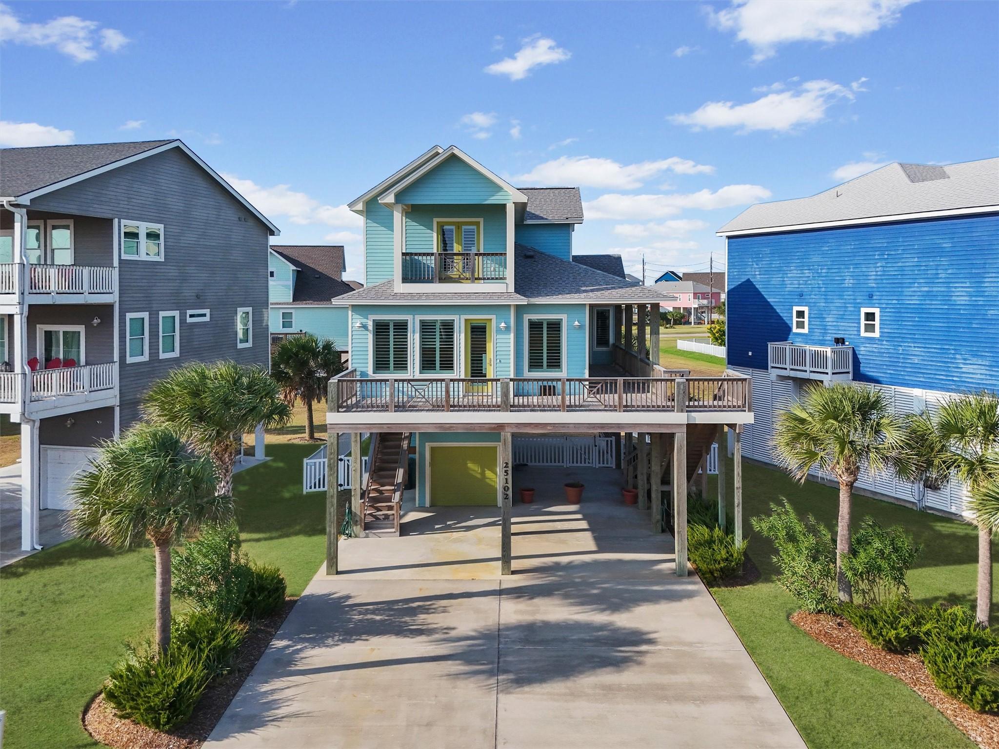 Image 2: Experience coastal luxury from the moment you arri