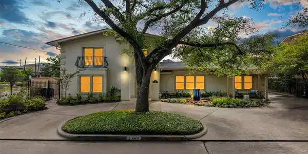 2 Cedar Lawn Drive N