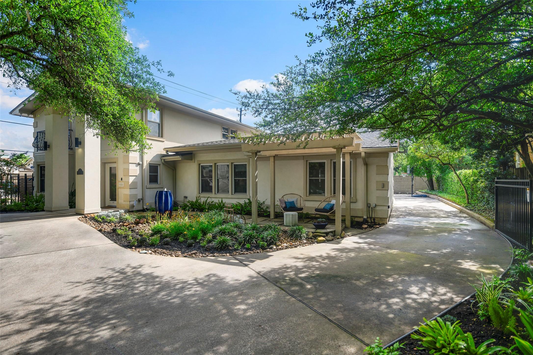Image 2: This stately home, in one of Galveston's most desi