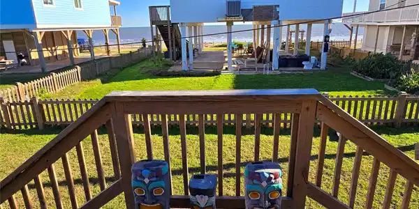 Image 4: Ponder~overlooking a grassy backyard with your own