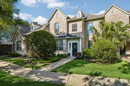 2402 Clippers Square