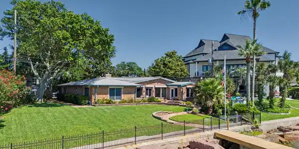1109 Harbor View Drive
