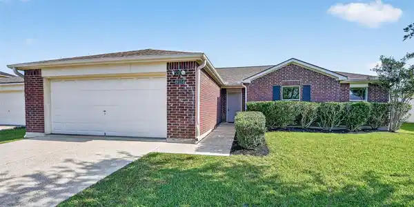 9104 Dolphin Circle