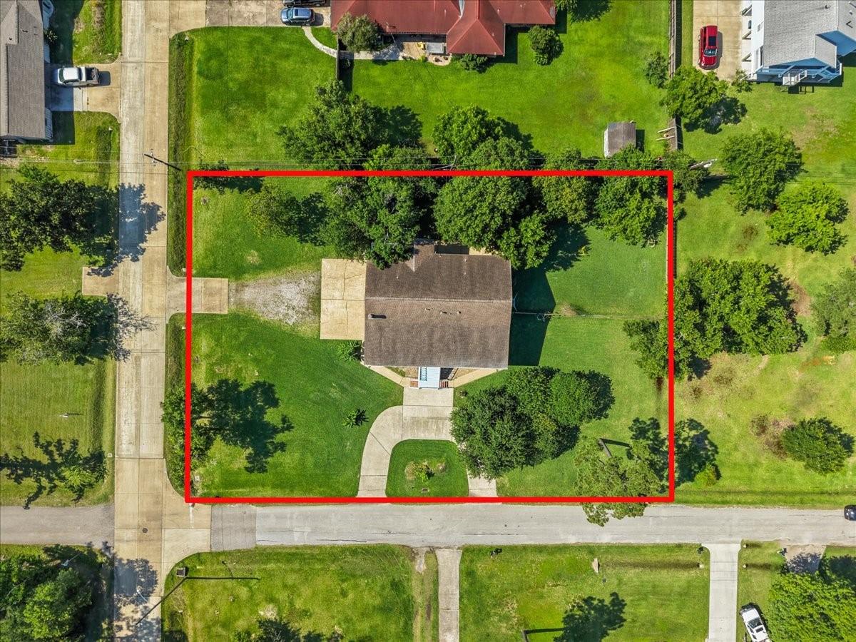 Image 3: 1/2 acre lot