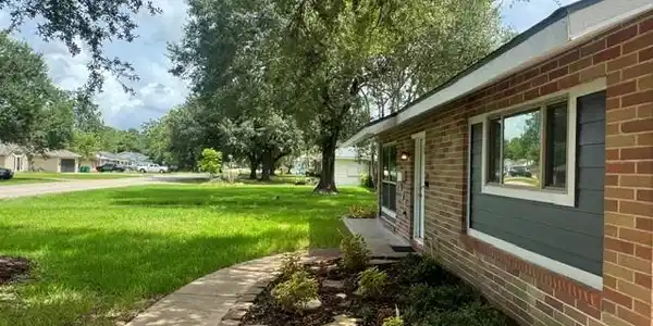Image 3: Front House