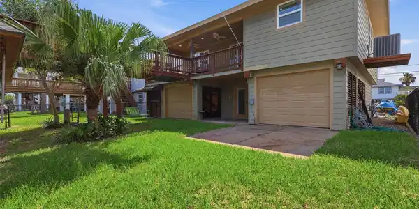 Image 2: Your waterfront getaway