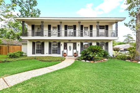 3102 Woodland Court