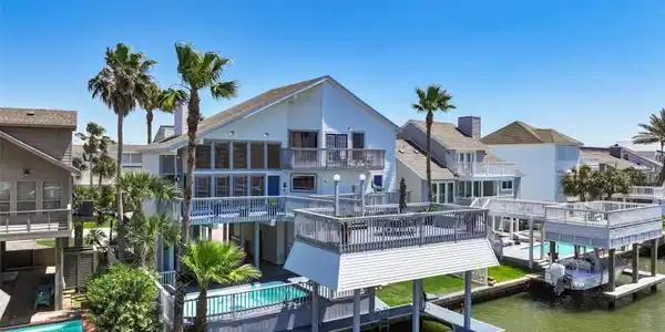 3413 Jolly Roger Circle
