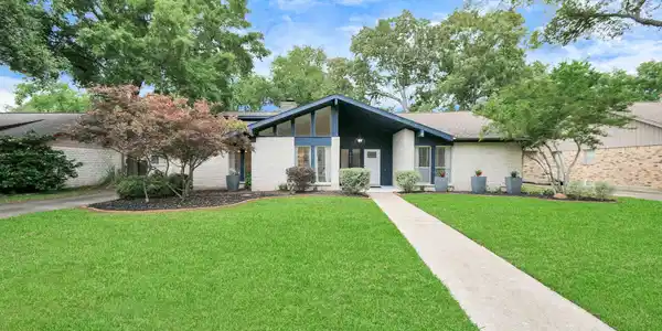 4023 Long Grove Drive