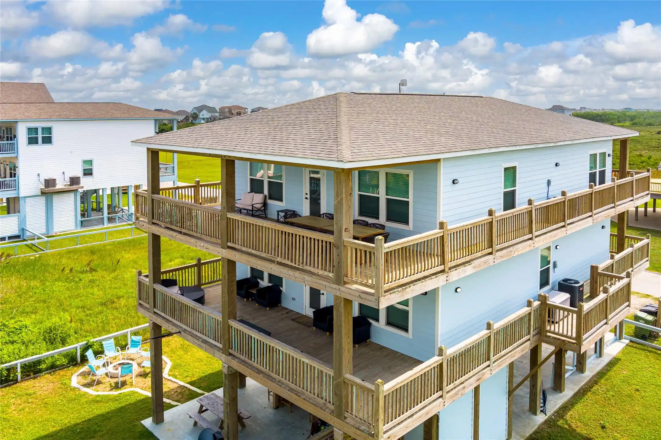 Image 1: This generous 6,128 sq ft lot has a double-wide dr