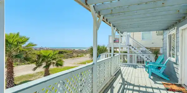 Image 3: Deck &ndash; View Toward the Beach
From the front deck,