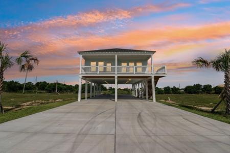 1330 Sapphire Palms Court