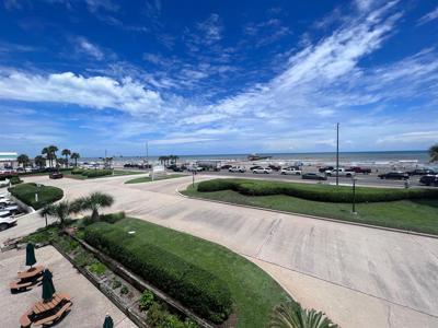 6102 Seawall Boulevard