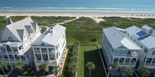 Image 3: 1553 Seaside Drive - Beachfront homesite in Beacht