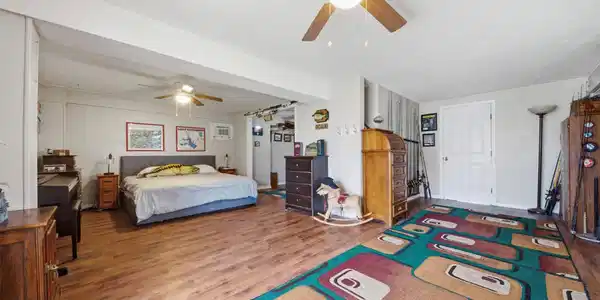 Image 2: Grand sized Primary Bedroom/Living Space conversio