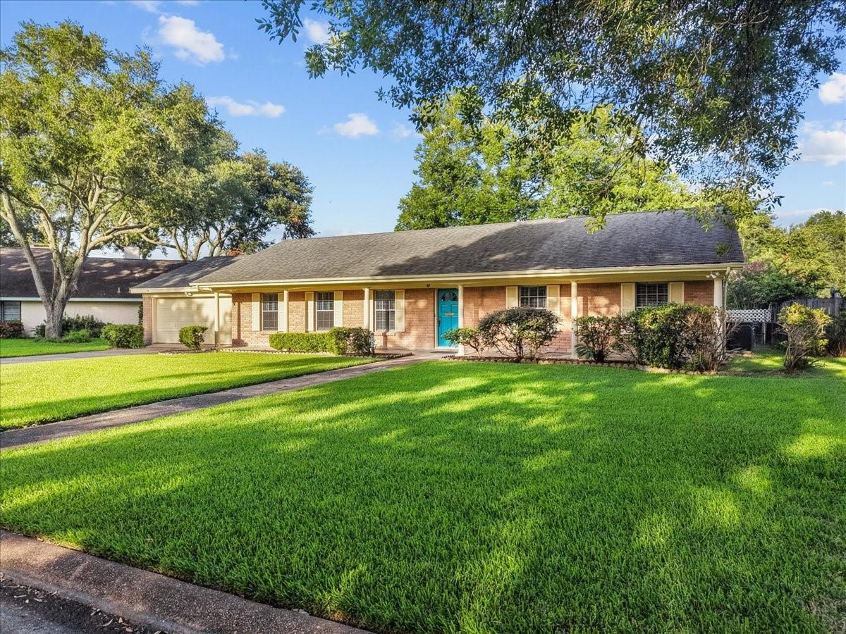 Image 1: Welcome to 1712 Tara Cir