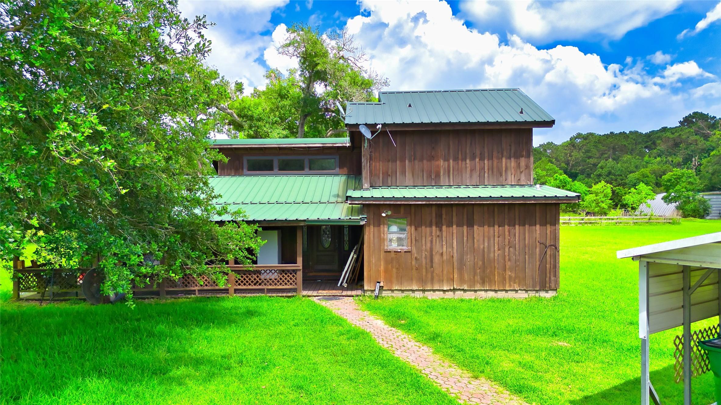 Image 2: Cabin Style