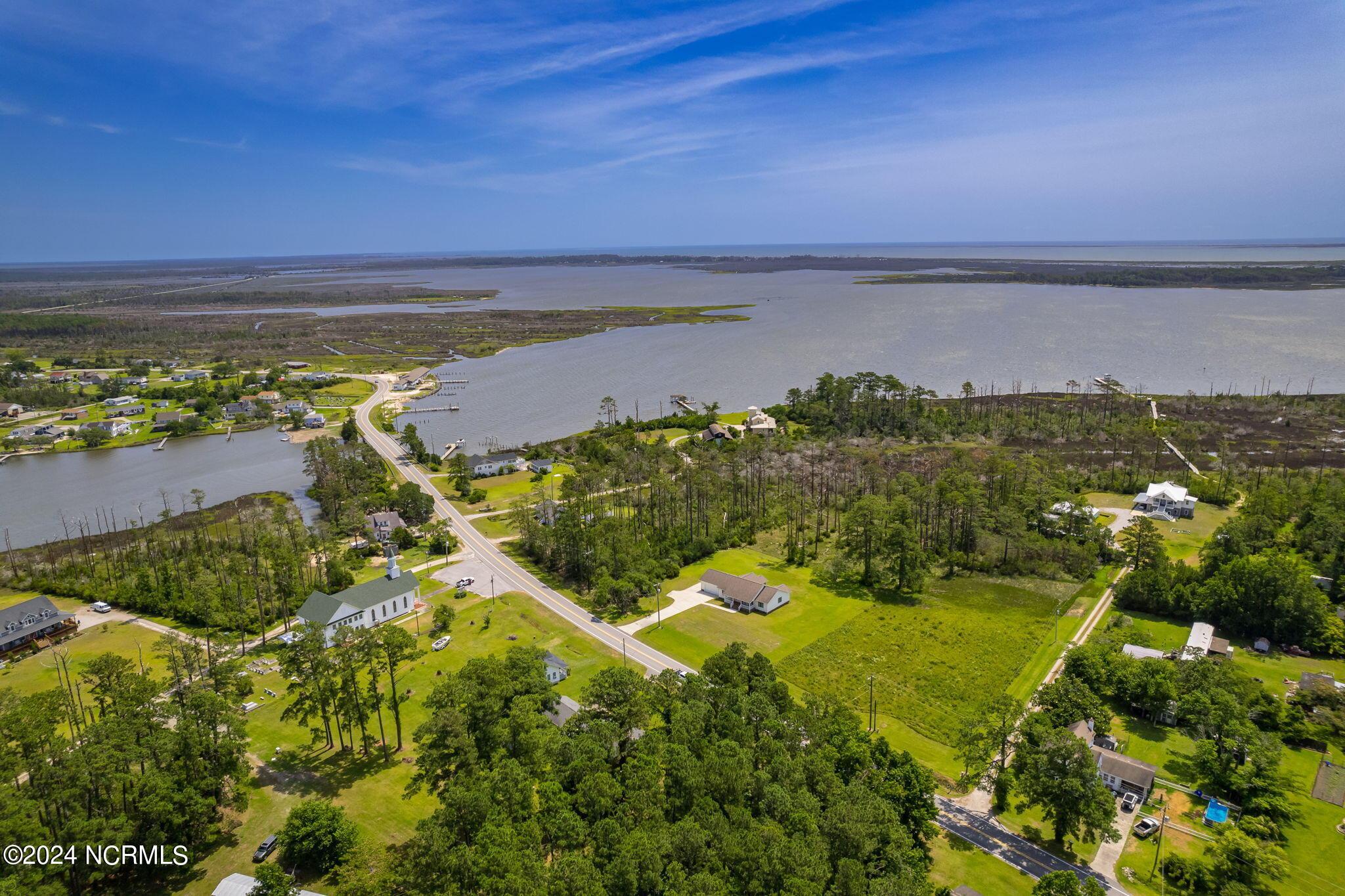 Image 2: Williston lot near Jarrett Bay