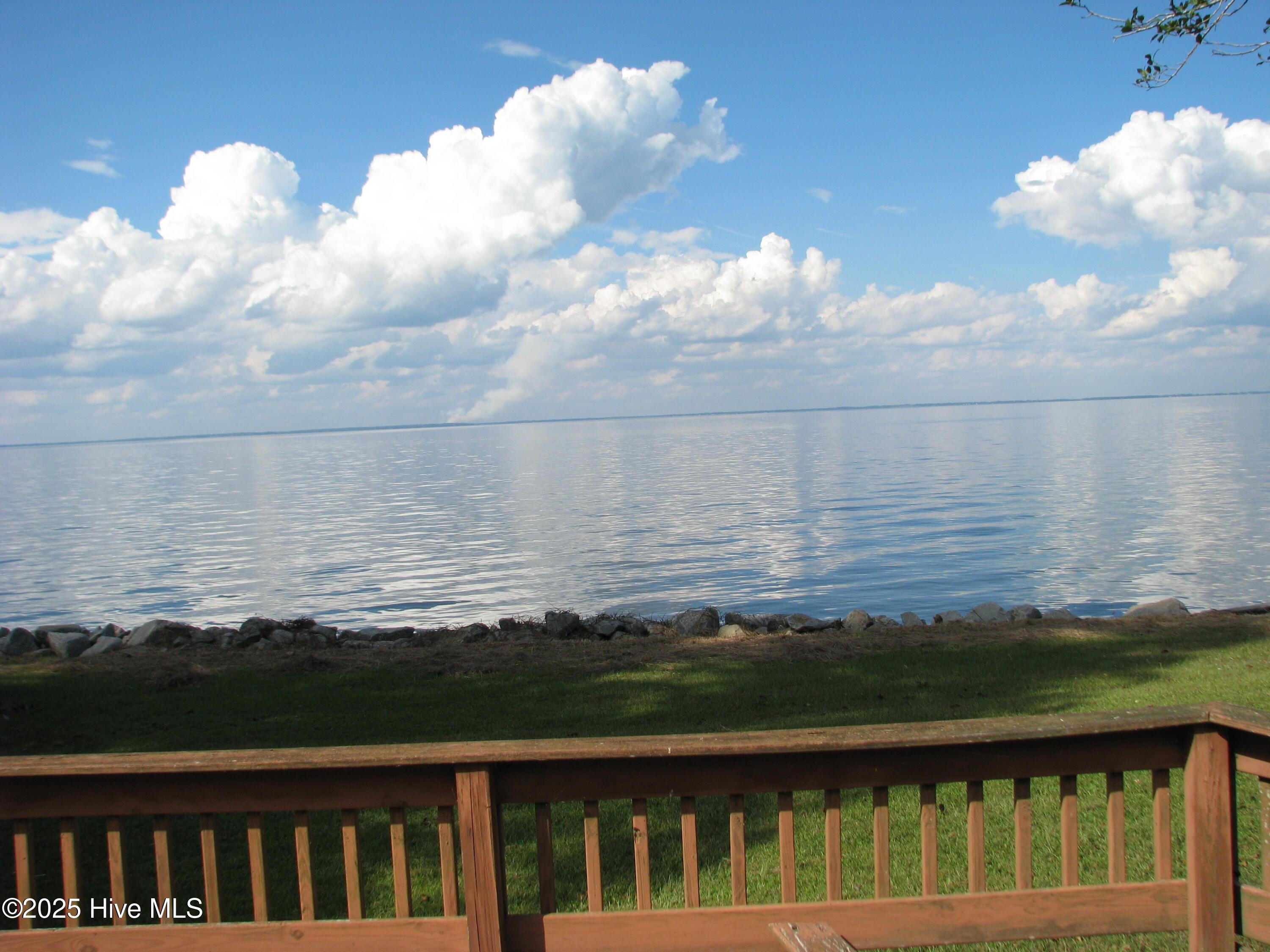 Image 3: 227 Rhodes Dr., Columbia 012