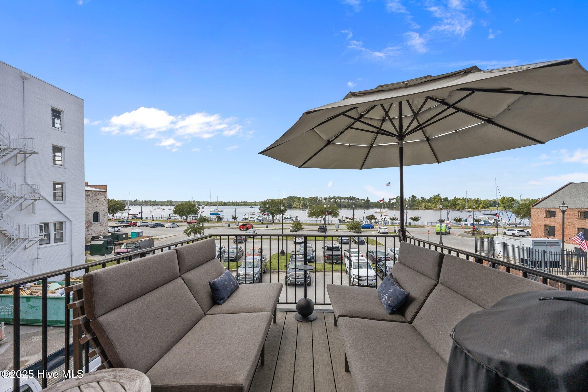 Image 2: 4-web-or-mls-BLS_0001