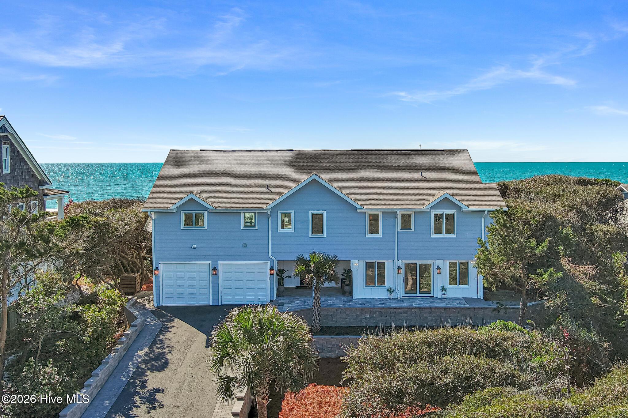 Image 1: Oceanfront Home in Pine Knoll Shores