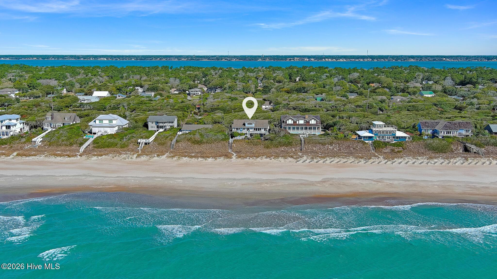 Image 3: Oceanfront Home in Pine Knoll Shores