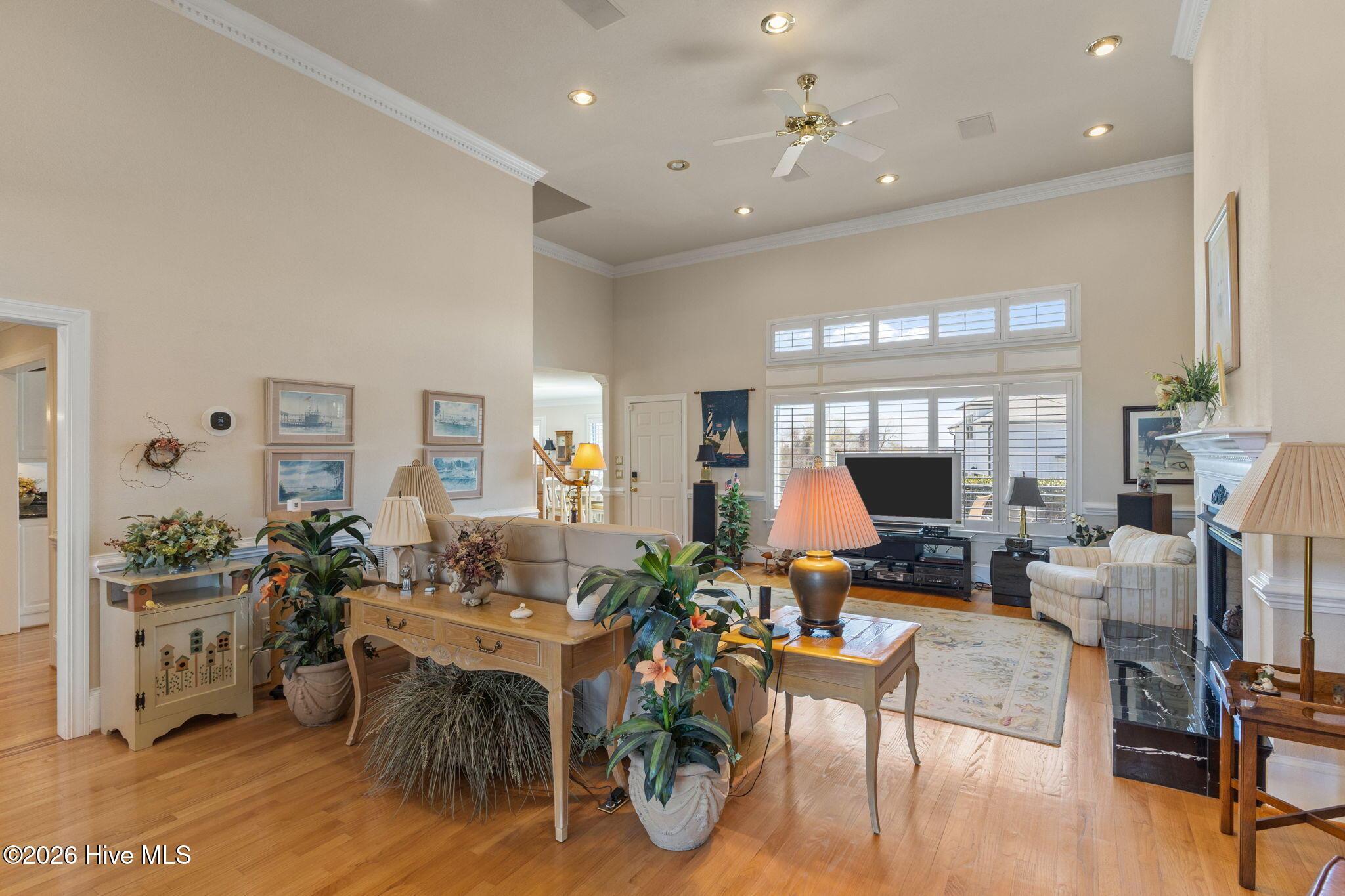 Image 3: 31-web-or-mls-1S3A9306