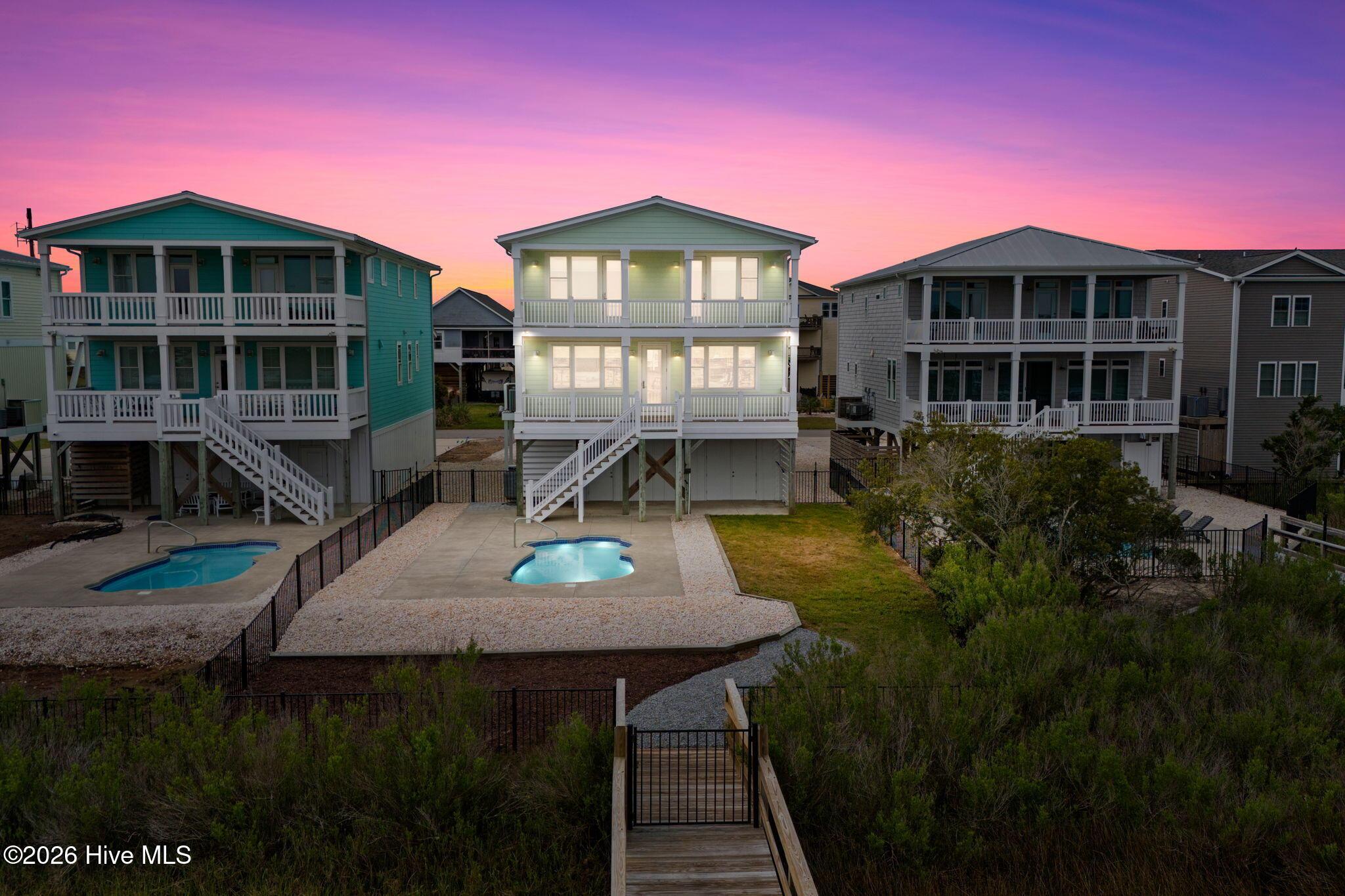 Image 4: shniderproductions.com-66