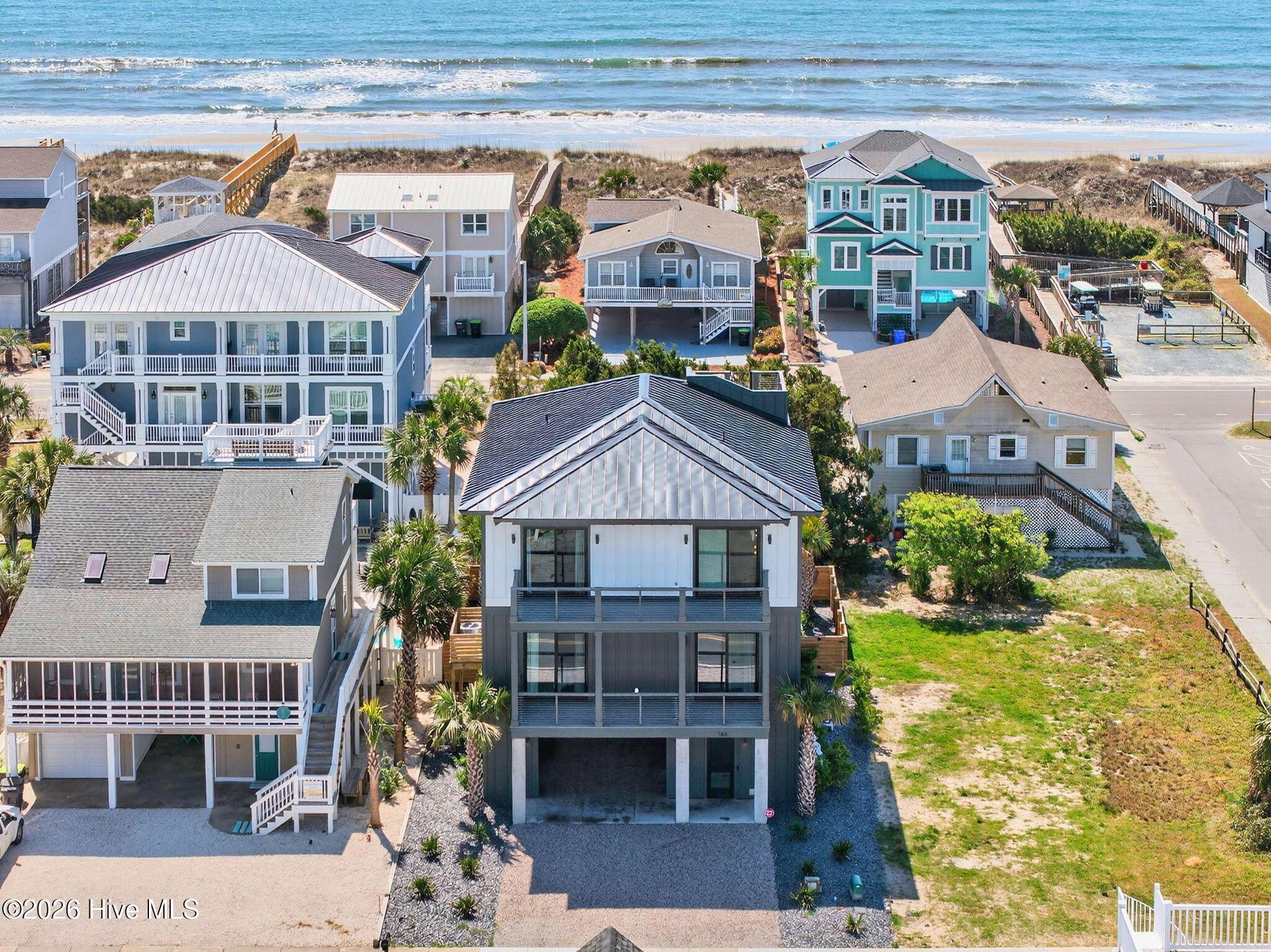 Image 4: 164 E 2nd Street