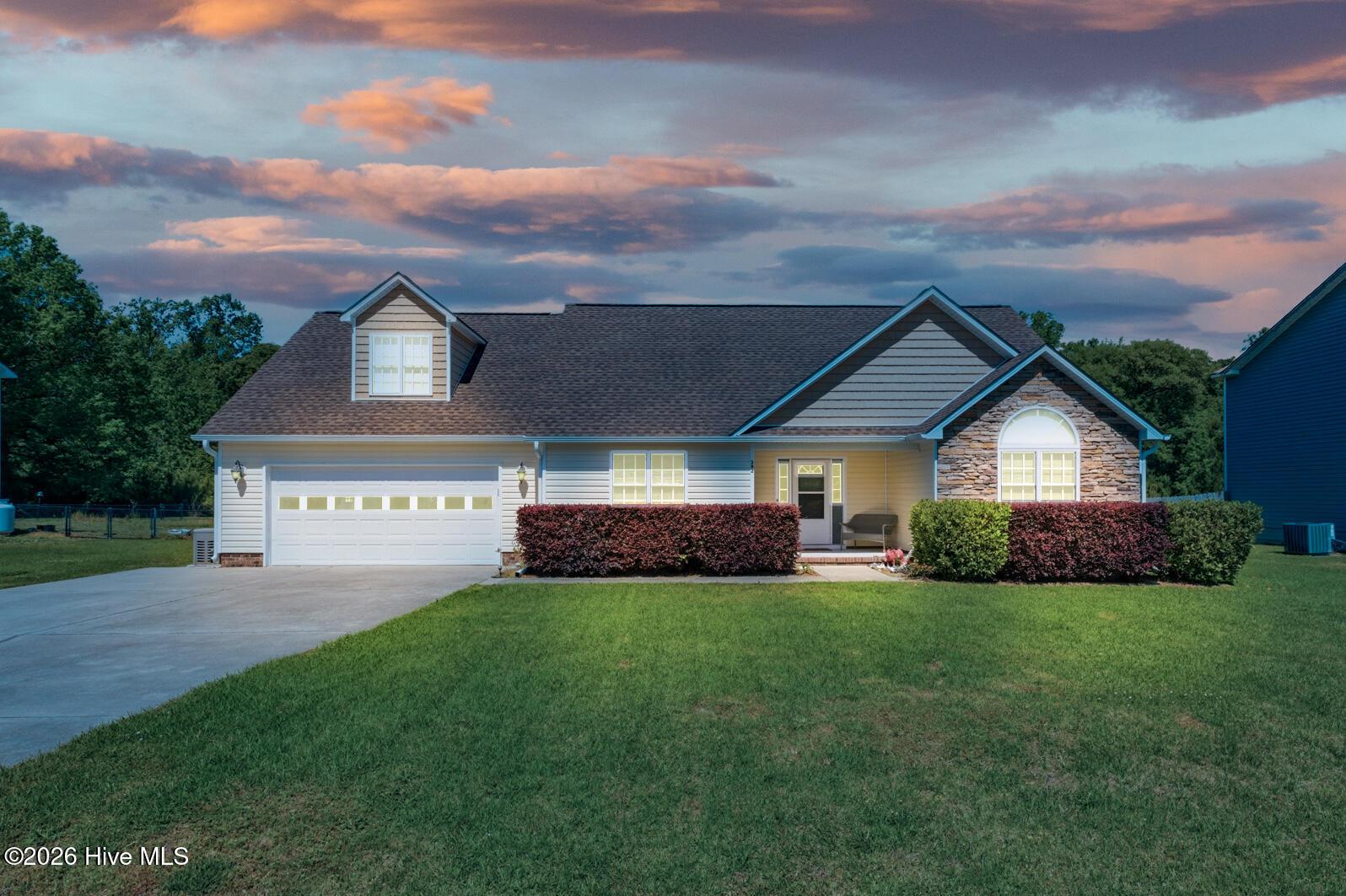 Image 3: Twilight Photo