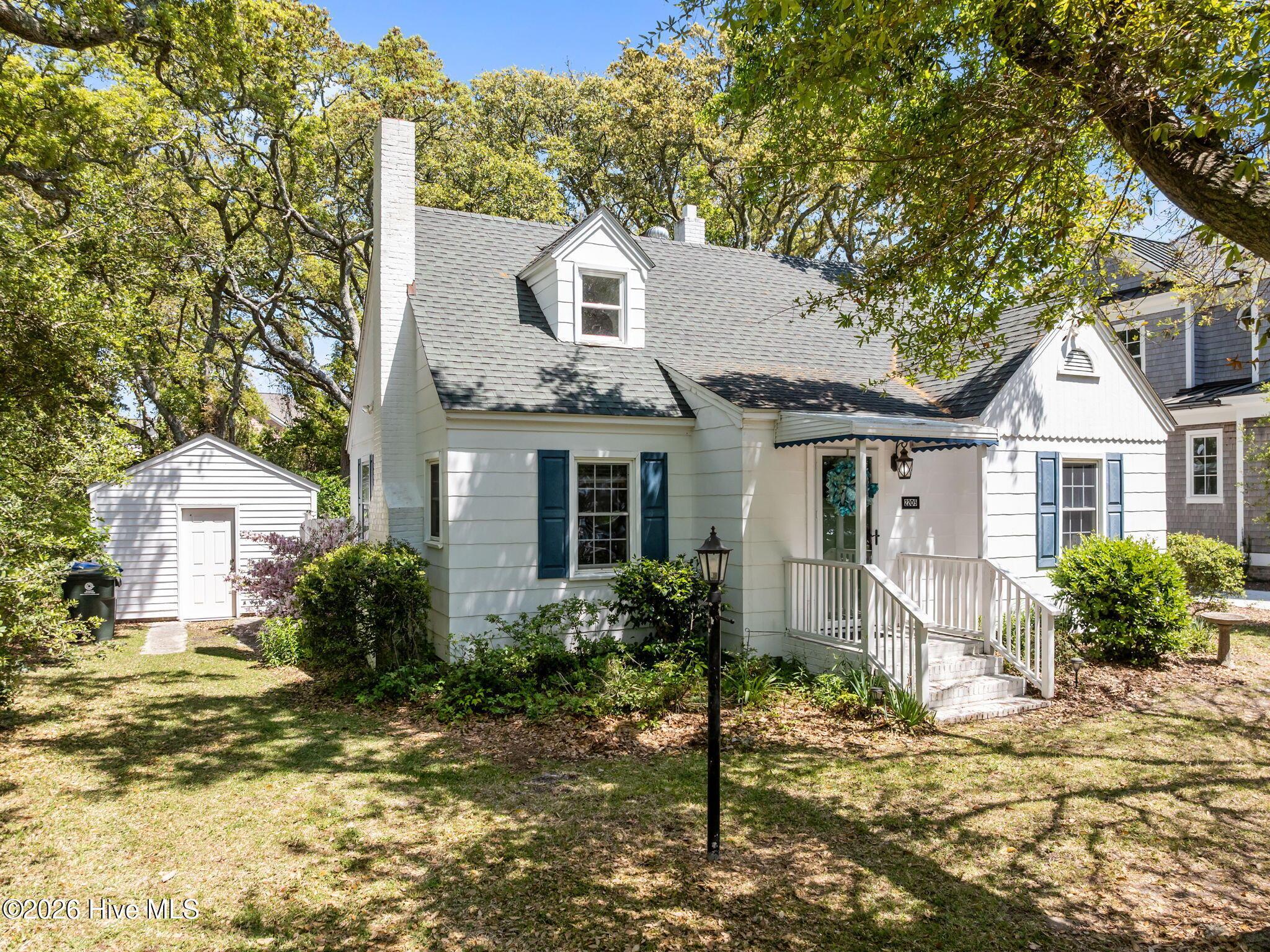 Image 3: 2-web-or-mls-2205 Front St 002