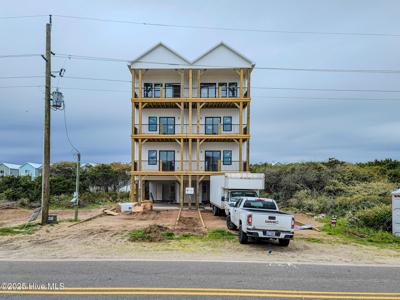 706 N New River Drive